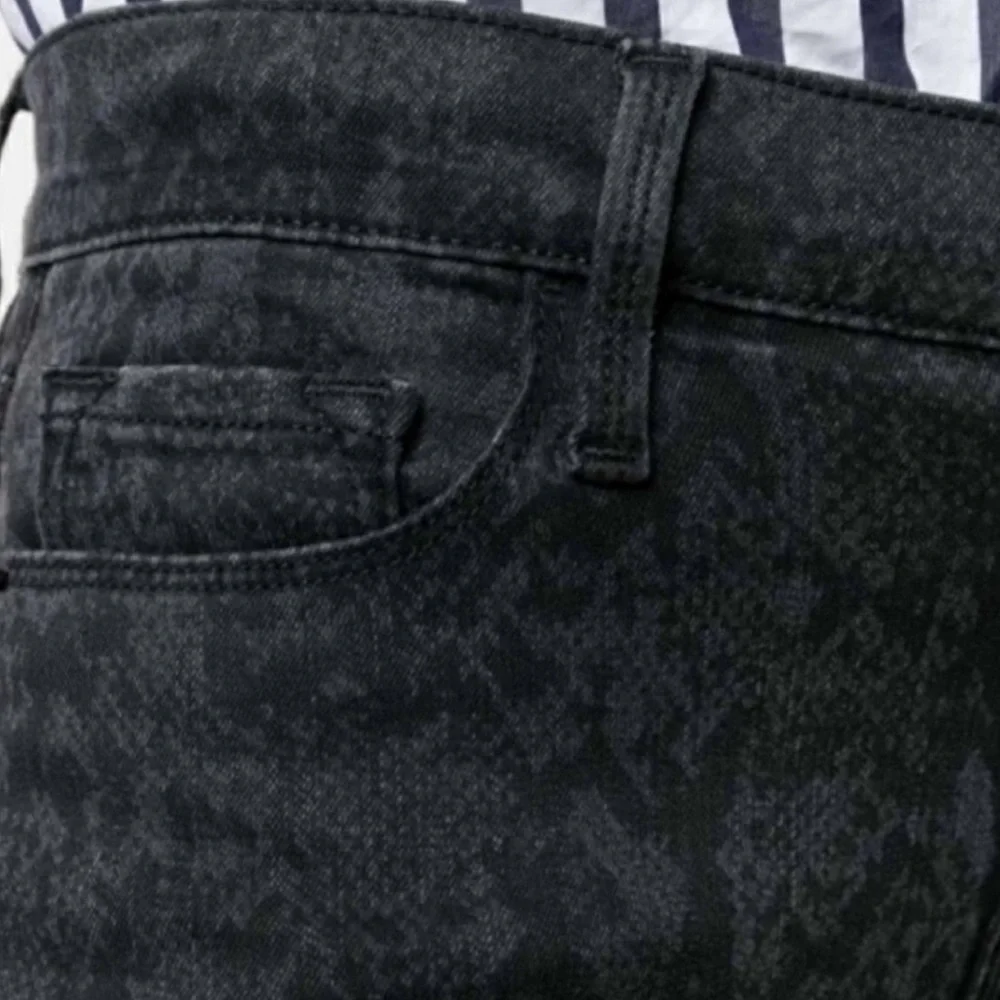New Woman’s FRAME Le Skinny De Jeanne Python Black & Silver Skinny Jeans - Picture 8 of 16